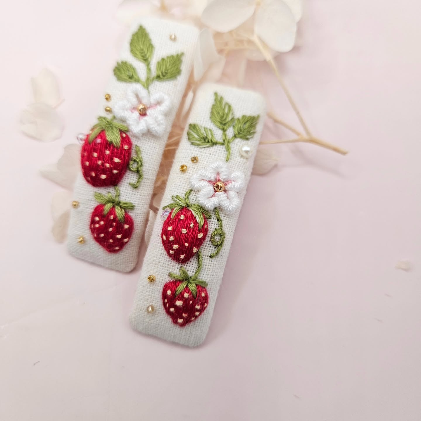 딸기핀 - 이미지 1