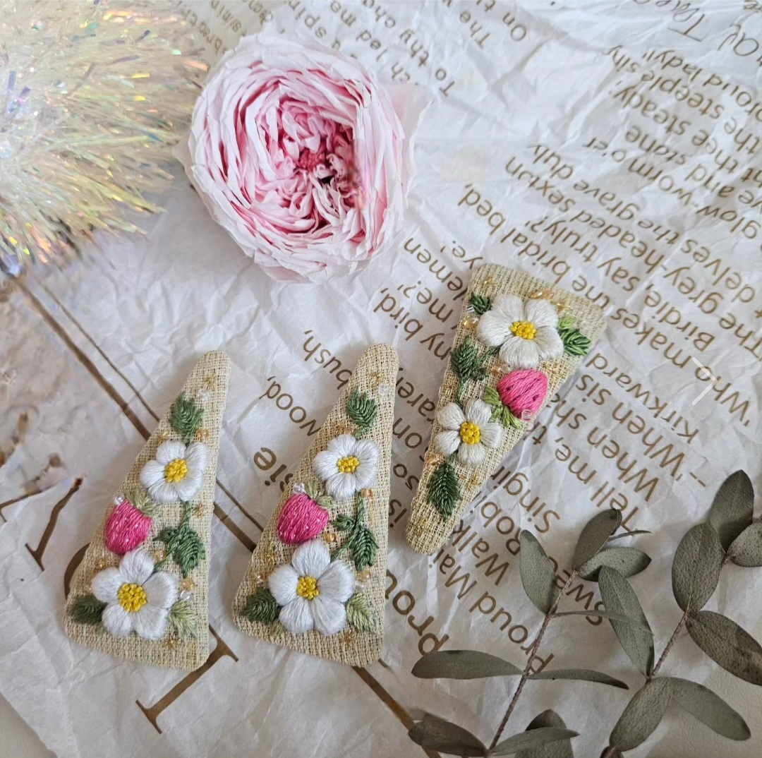 딸기꽃  - 이미지 3